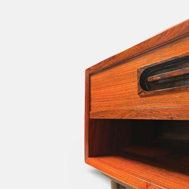 Mid-Century Modern Danish Rosewood Bedside Table by Johannes Andersen for Dyrlund, 1960s For Sale - Image 3 of 13