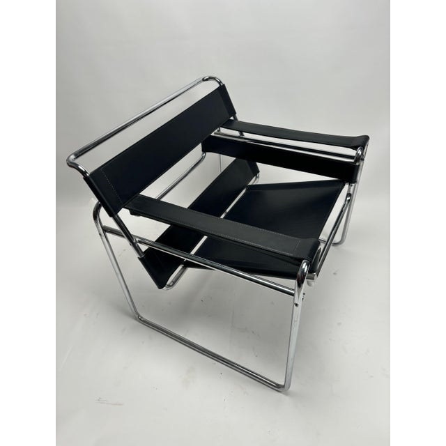 Bauhaus Original Wassily Armchairs attributed to Marcel Breuer for Gavina, 1970s, Set of 2 For Sale - Image 3 of 11