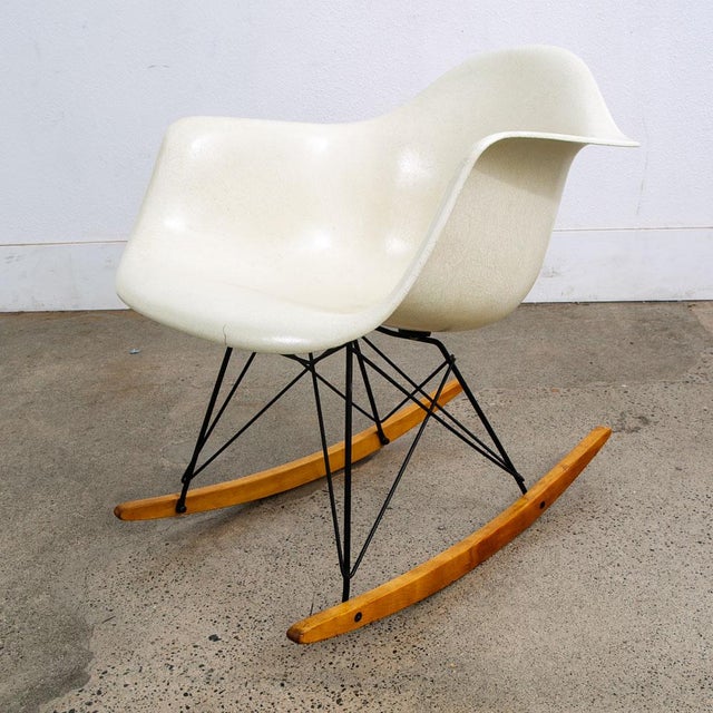 Wood 1960s Mid Century Modern Lounge Chair Shell Eames Herman Miller White Rocker Arm MCM For Sale - Image 7 of 12
