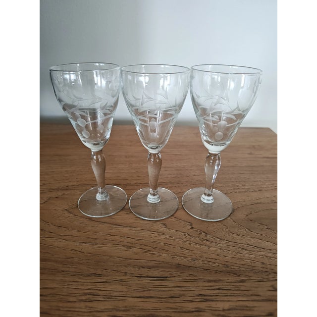Vintage Weston 1930's Liquor Cordial Optic Floral Cut Glasses After Dinner Drinks- Set of 3 Coctail Glasses For Sale - Image 6 of 6