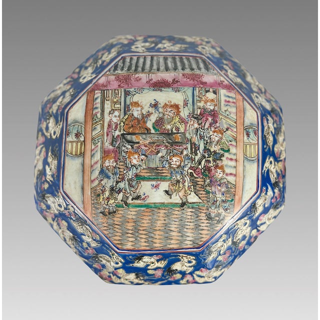 Antique Chinese Blue & White Porcelain Covered Serving Container (Storage / Gift Box) With Auspicious Cranes and Bats For Sale - Image 4 of 12