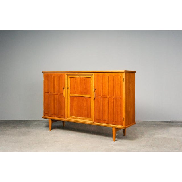 Mid-Century Sideboard in Oak For Sale - Image 6 of 18