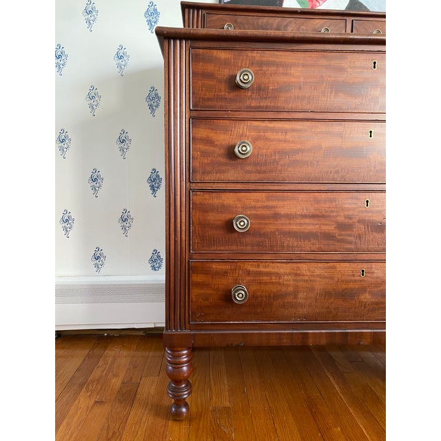 Early 19th Century Antique Early 1800s Neoclassical American Mahogany Chest of Drawers, Possibly Baltimore For Sale - Image 5 of 11