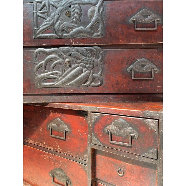 Antique Japanese Isho-Dansu Kimono Storage Box in Urushi Lacquer Finish For Sale - Image 11 of 18