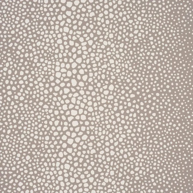 Schumacher x Celerie Kemble Fickle Texture Wallpaper in Sand For Sale