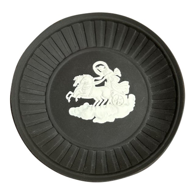Vintage Wedgwood Black Jasperware Fluted Trinket Dish - Aurora Chariot Design For Sale