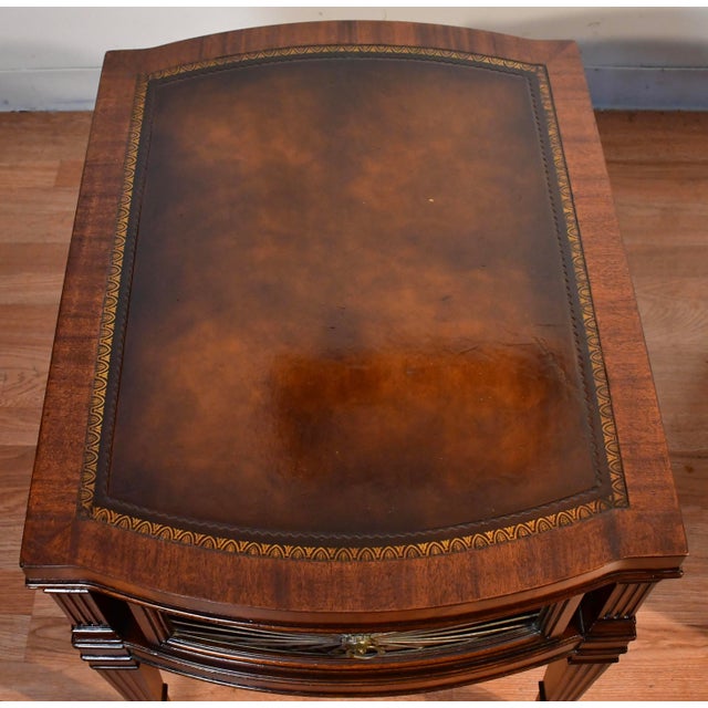 1930s 1930s Weiman Regency Mahogany & Leather Top Pair of Side Tables / End Tables For Sale - Image 5 of 14