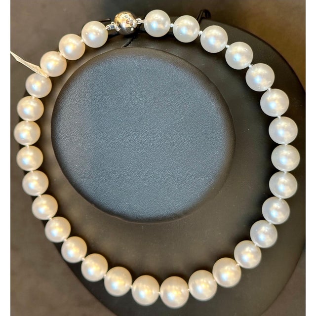 Gemstone 13-16.5mm White South Sea Round Pearl Necklace - AAA Quality, 29 Pieces +Diamond For Sale - Image 7 of 18