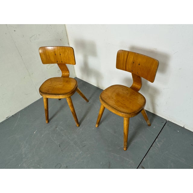 Mid-Century Modernist Children's Chairs in Beech Plywood, 1950s, Set of 2 For Sale - Image 6 of 6