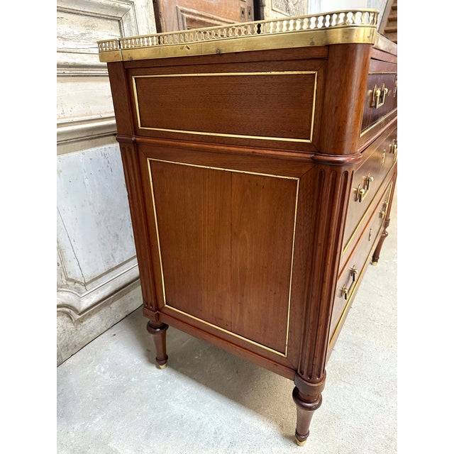 Antique Louis XVI Style Mahogany Commode, 1800 For Sale - Image 5 of 16