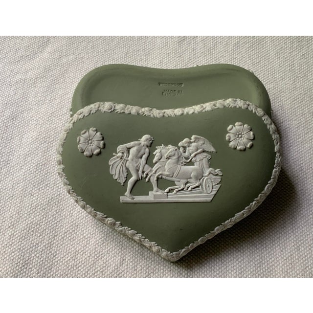 1950s Wedgwood Green Jasperware Heart Box For Sale - Image 9 of 12