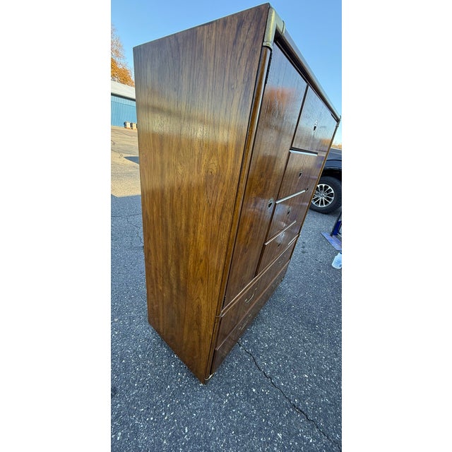 Brown Vintage Drexel Accolade Collection Gentlemen’s Chest For Sale - Image 8 of 12