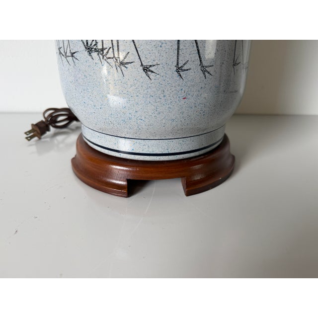 Vintage Coastal Hollywood Regency Ceramic Crane Table Lamp For Sale In Miami - Image 6 of 11