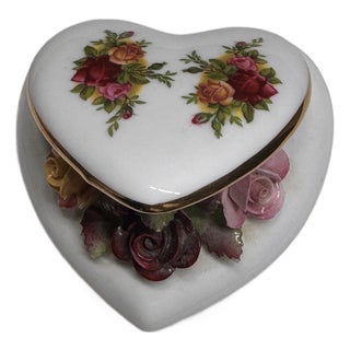 Vintage Royal Albert Old Country Roses Bone China Heart Trinket Box, England For Sale