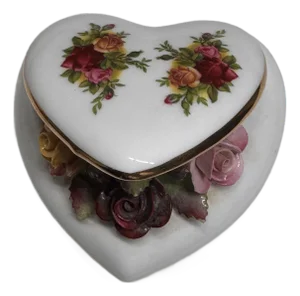 Vintage Royal Albert Old Country Roses Bone China Heart Trinket Box, England