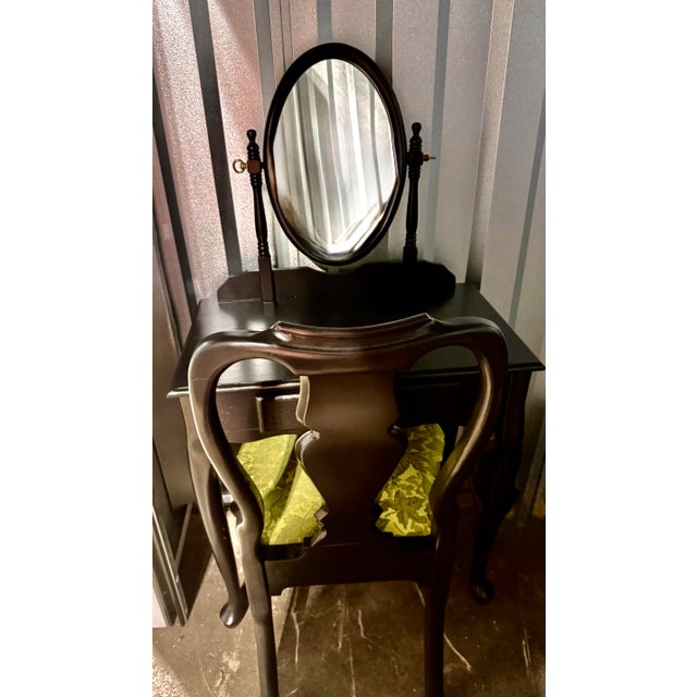 Wood Mid 20th Century Queen Anne Style Vanity Set For Sale - Image 7 of 10