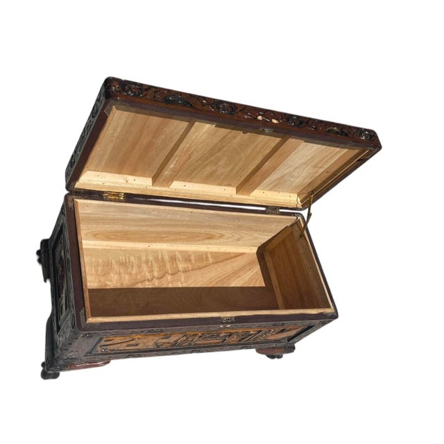 1980s Vintage Chinese Camphor Wood Hand Crafted Nesting Chests Tables- Set of 3 For Sale - Image 5 of 12