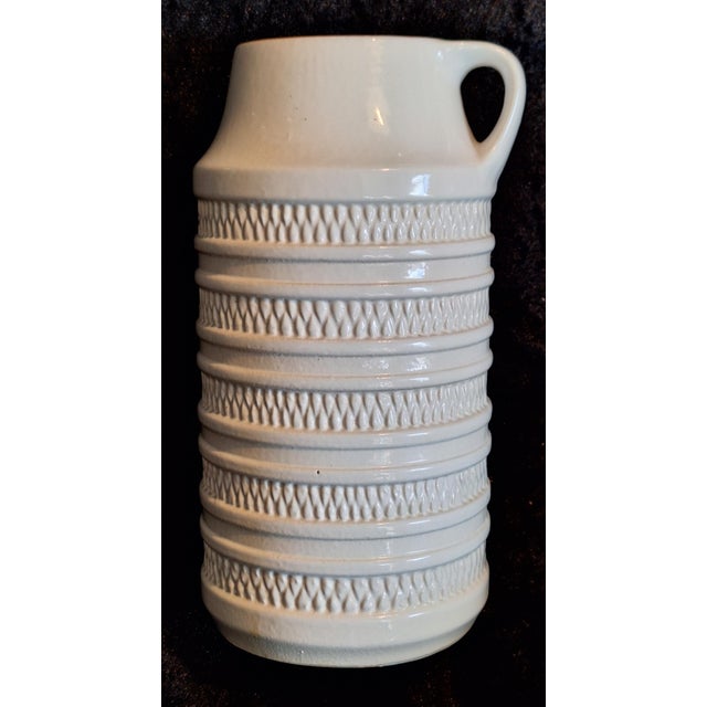 1970s Vintage White Ceramic Vase with Relief Decoration from Carstens Tönnieshof, 1970s For Sale - Image 5 of 5