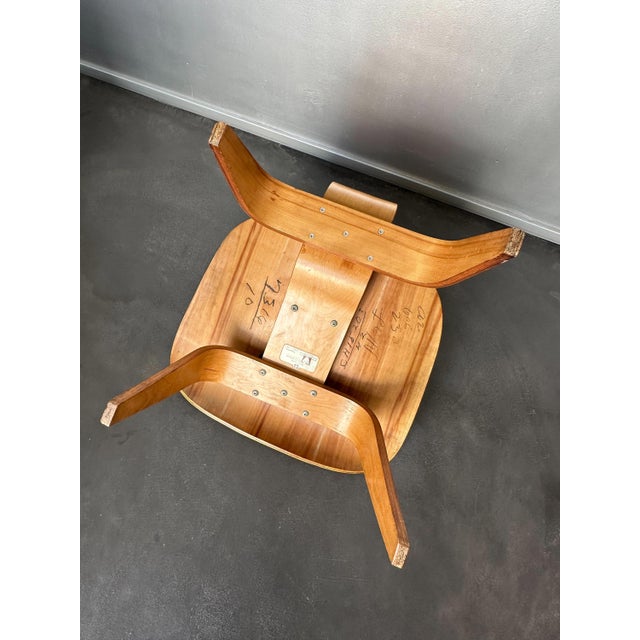 LCW Chair by Charles & Ray Eames for Herman Miller, 1940s For Sale - Image 9 of 18