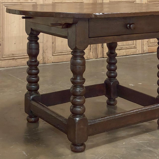 Early 18th Century French Louis XIII Solid Oak End Table For Sale - Image 15 of 18