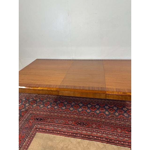 1980s Henredon Dining Room Table With Two Leaves For Sale - Image 10 of 11