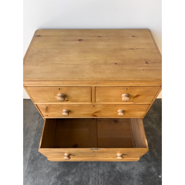 Wood 19th Century English Pine Chest of Drawers | Dresser For Sale - Image 7 of 8