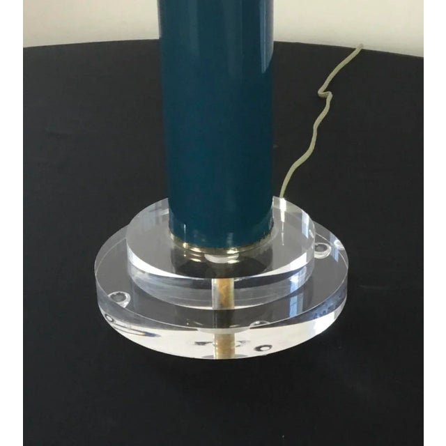 Bauer 1980s Bauer ”Clearlite” Lucite Table Lamp For Sale - Image 4 of 7