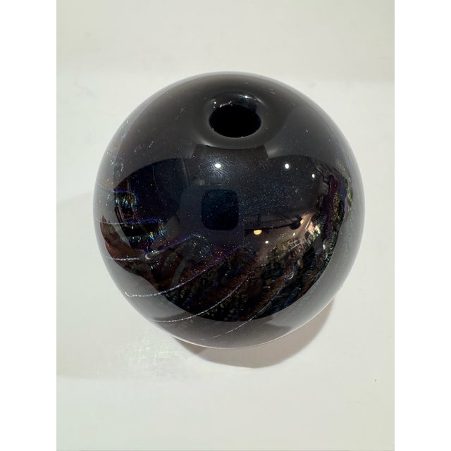 Robert Eickholt 1984 Signed Iridescent Art Glass Bud Vase Blue Purple Gold For Sale In Atlanta - Image 6 of 7