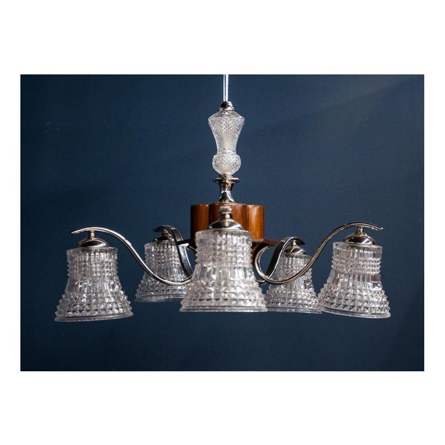 Chandelier from the 1950s. Very good condition. Dimensions: height 78 cm / diameter 63 cm European Plug (up to 250V).The...