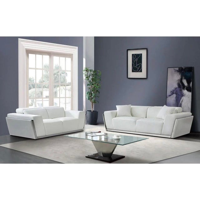 The Domo Collection brings modern Italian luxury to any living space. This 3-piece set features Italian leather match...