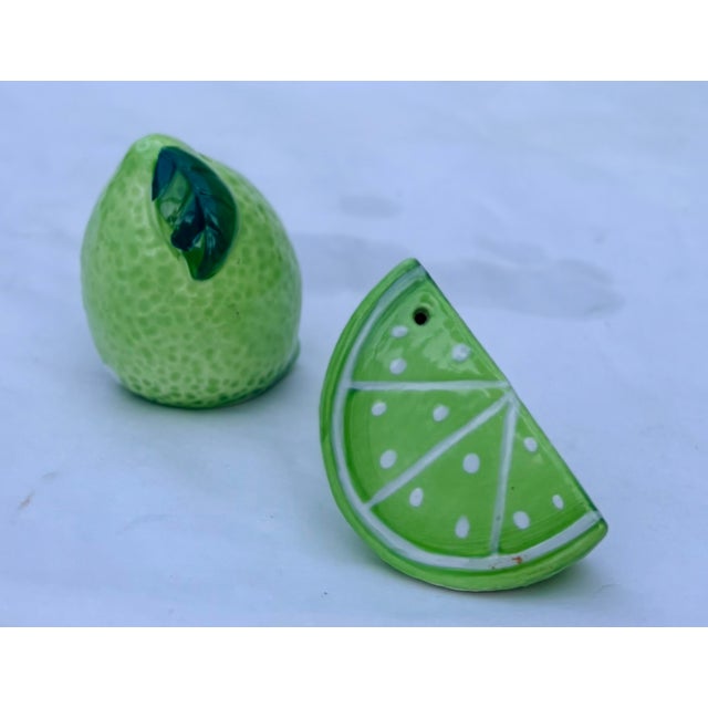 Citrus Chic Trompe-l'Oeil Ceramic Sliced Lime Salt and Pepper Shakers - A Pair For Sale - Image 10 of 10