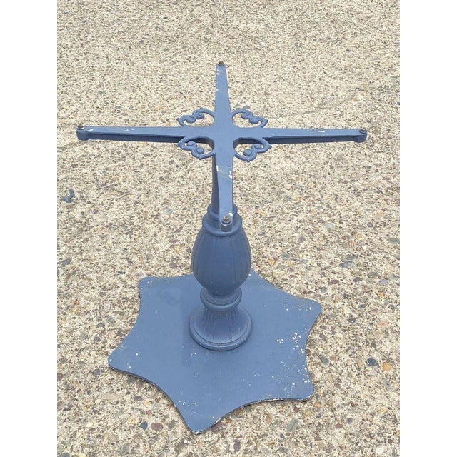Vintage Cast Aluminum Hollywood Regency Dining Center Table Pedestal Base. Circa Late 20th Century. Measurements: Overall:...