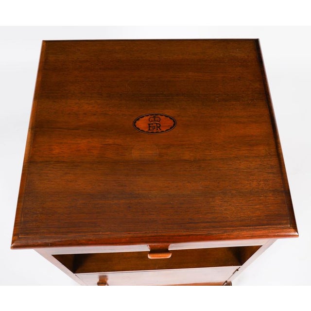Walnut Erii Sandringham Bedside Cabinets with Royal Provenance, 1950s, Set of 2 For Sale - Image 4 of 18