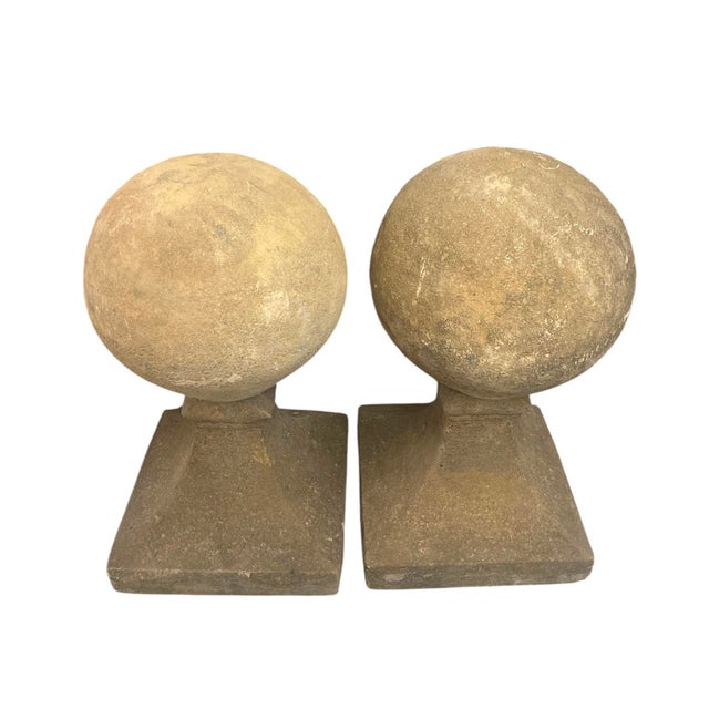 Pair of Vintage Neoclassical Cast Stone Sphere Garden Finials on Pedestal Bases For Sale - Image 4 of 12
