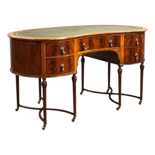 Edwardian Flame Mahogany Kidney-Shaped Writing Desk, 1900 For Sale