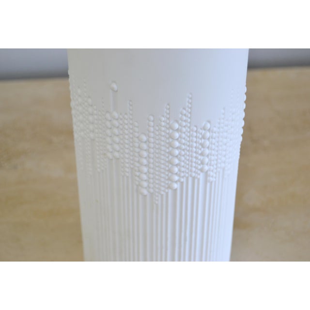 Ceramic 1950s Tapio Wirkkala White Bisque Drops Oval Flower Vase Rosenthal Studio Line Germany For Sale - Image 7 of 12