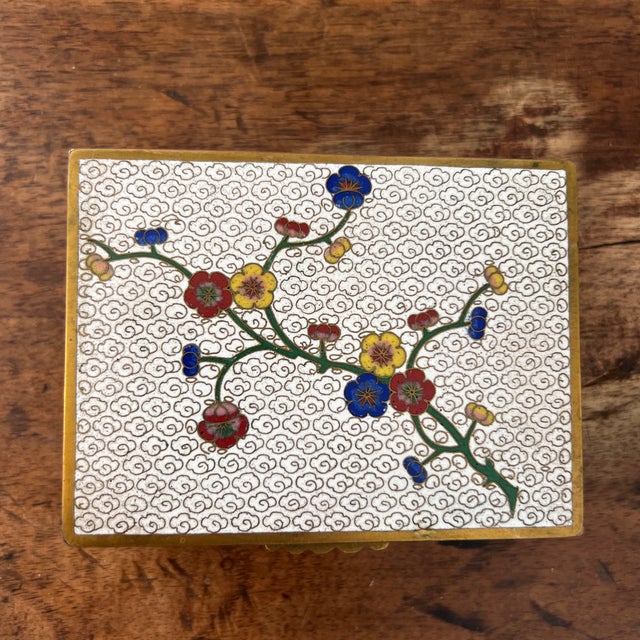 Vintage Chinese Cloisinne White Box For Sale - Image 4 of 6