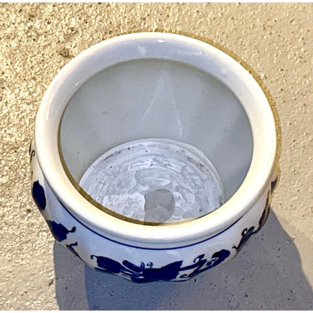 Late 20th Century Vintage Blue & White Chinoiserie Planter For Sale - Image 5 of 6