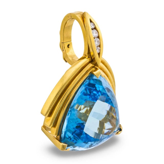 Contemporary Vintage Gia 27 Carat Aquamarine 18k Diamond Pendant For Sale - Image 3 of 7
