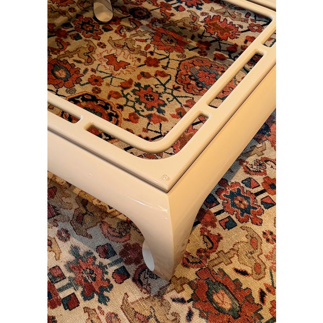1980s Hollywood Regency Lacquered Asian Influenced Coffee Table in Dusty Rose For Sale - Image 11 of 12