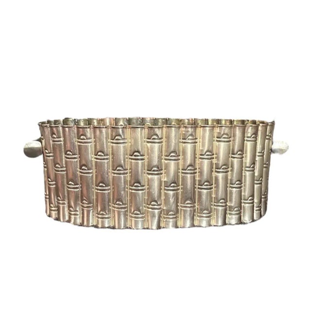 Hollywood Regency Vintage Large Brass Faux Bamboo Footbath Style Cachepot / Cache Pot / Planter / Jardinere / Wine Cooler, in the Manner of Mottahedeh For Sale - Image 3 of 7