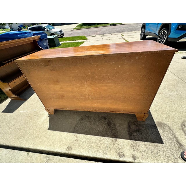 Vintage 1960s Ethan Allen by Baumritter Solid Maple & Birch Buffet / Dresser – Early American Collection For Sale - Image 11 of 12