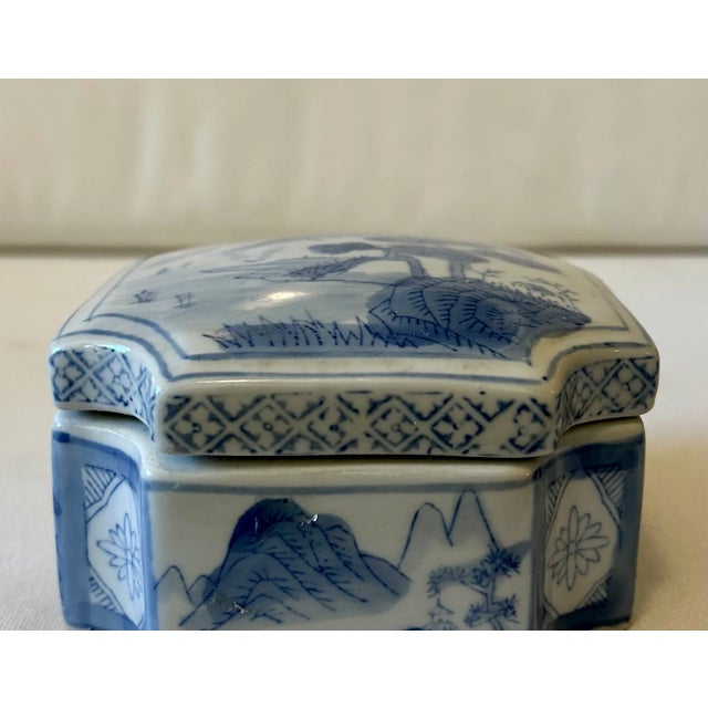 Blue Vintage Chinoiserie Blue and White Lidded Ceramic Box For Sale - Image 8 of 12