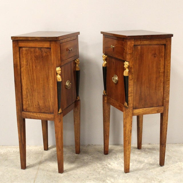 Italian Directoire Bedside Tables in Walnut, 1790s, Set of 2 For Sale - Image 5 of 14