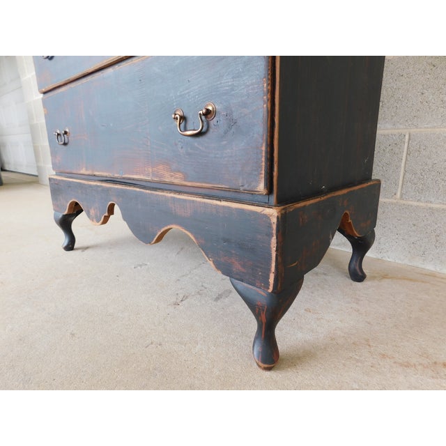 Wood Primitive Shaker Style Paint Distressed New England Blanket Chest by Ezra G 2pc For Sale - Image 7 of 12