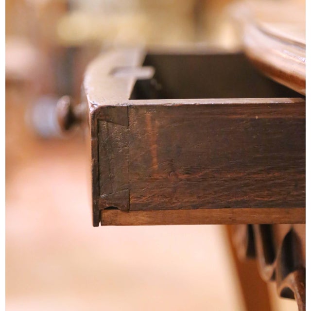 18th Century French Louis XV Walnut Bow-Front Side Table Desk With Drawer For Sale - Image 11 of 17
