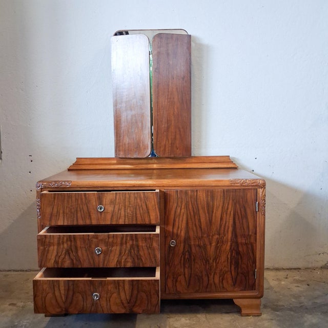 Art Deco Chest of Drawers with Folding Mirror in Walnut Veneer, 1920s For Sale - Image 10 of 18