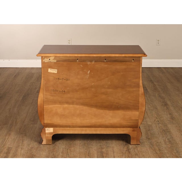 Henredon Chinese Chippendale Style Pair of Mahogany Bombe Chests For Sale - Image 16 of 18