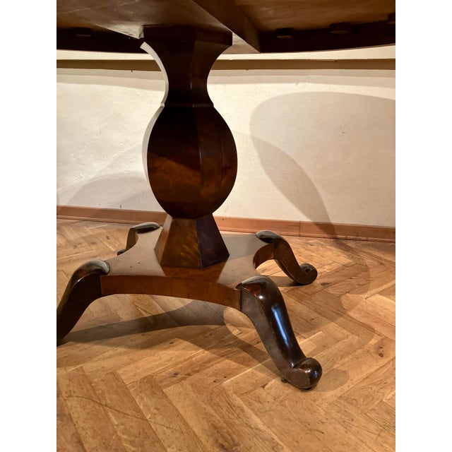 Brown Antique Biedermeier Italian Burl Walnut and Maple Oval Dining Table with Faceted Pedestal, 1800s For Sale - Image 8 of 17