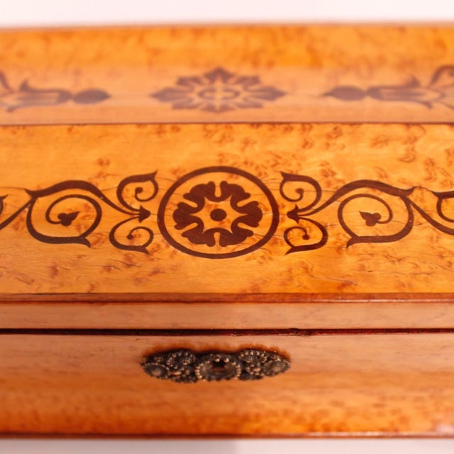 Wood Fine English Regency Period Bird’s Eye Maple Marquetry Box For Sale - Image 7 of 12